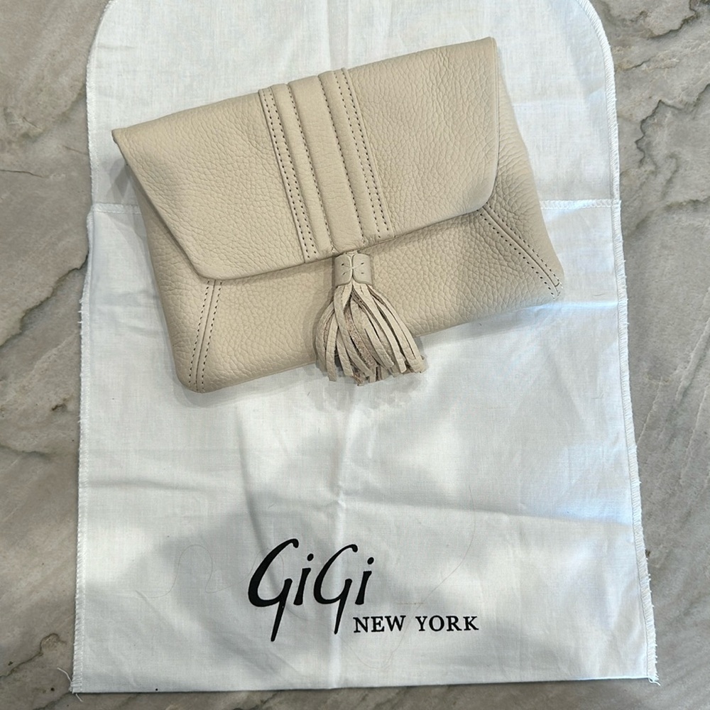Gigi New York Ava Clutch. Cream. Pebbled Leather. New.